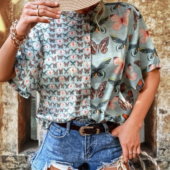✨🆕✨Boho Sage butterfly Print button up blouse - Picture 5 of 6